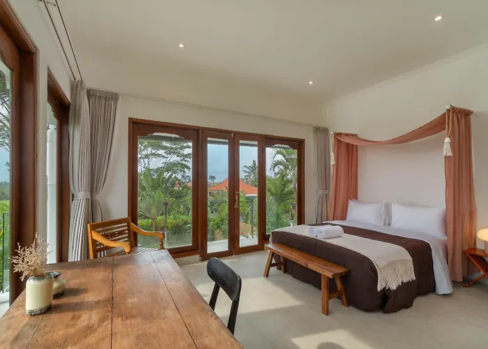 Andreyana 4br Pool, Sunrise & Mount Agung View *