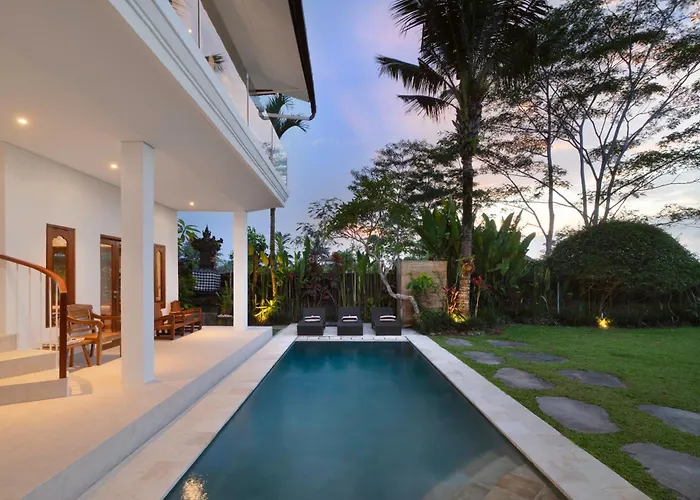 Andreyana 4br Pool, Sunrise & Mount Agung View *