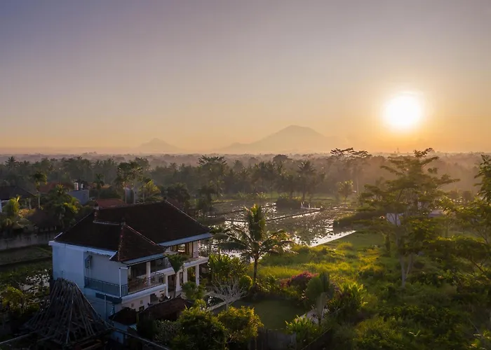 Andreyana 4br Pool, Sunrise & Mount Agung View *