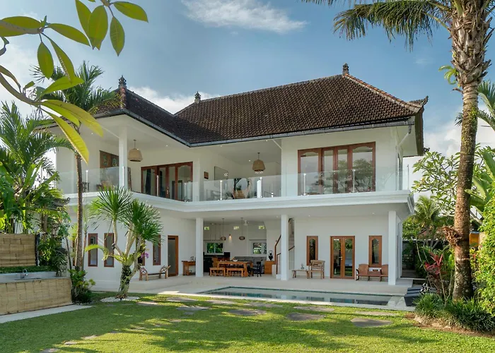Villa Andreyana 4br Pool, Sunrise & Mount Agung View