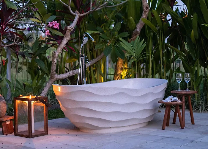 Villa Andreyana 4br Pool, Sunrise & Mount Agung View Ubud