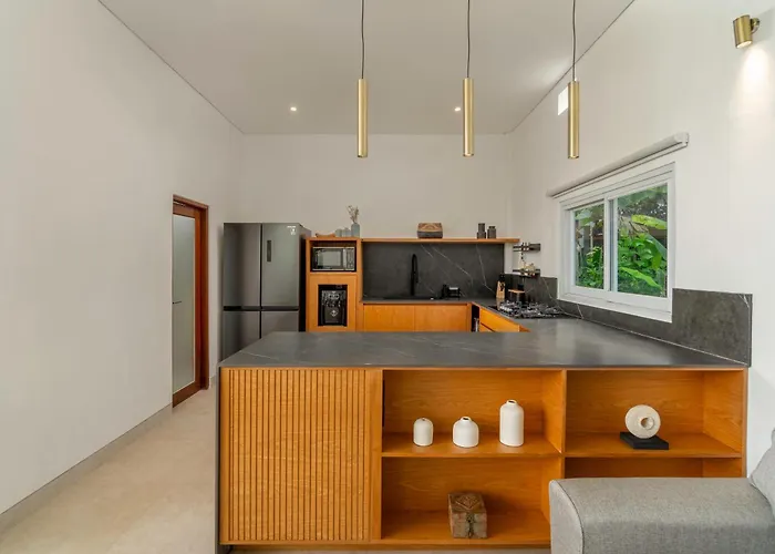 Andreyana 4br Pool, Sunrise & Mount Agung View Villa *