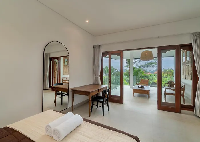 Andreyana 4br Pool, Sunrise & Mount Agung View