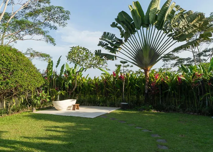 Andreyana 4br Pool, Sunrise & Mount Agung View Villa Ubud