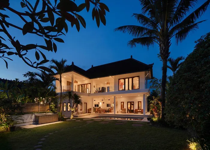 Andreyana 4br Pool, Sunrise & Mount Agung View *