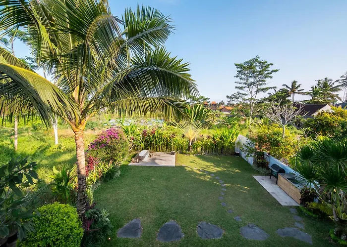 Villa Andreyana 4br Pool, Sunrise & Mount Agung View *