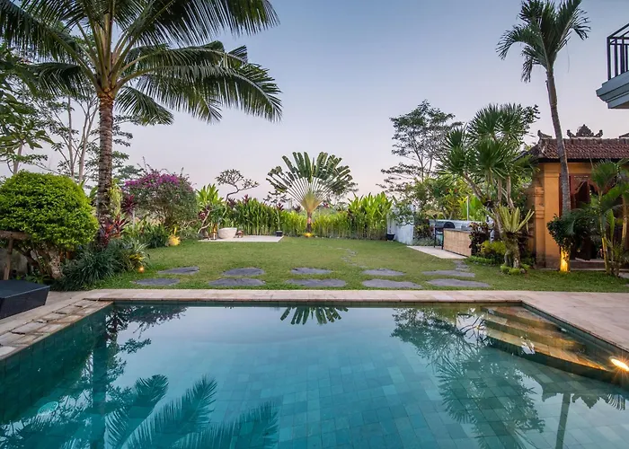 Andreyana 4br Pool, Sunrise & Mount Agung View