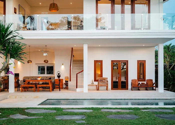Villa Andreyana 4br Pool, Sunrise & Mount Agung View *