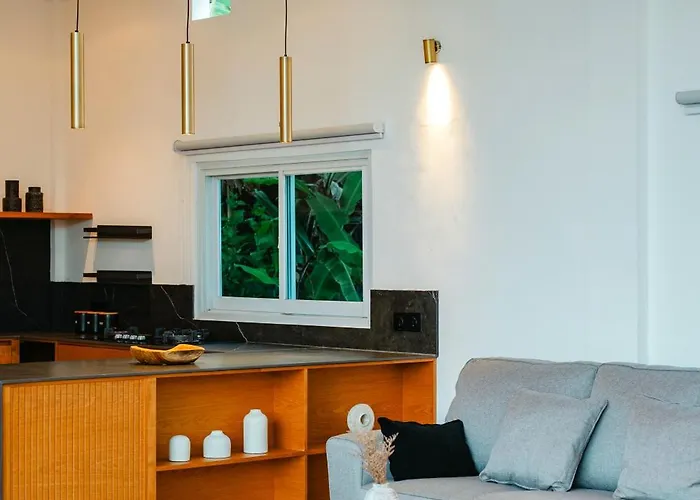 Villa Andreyana 4br Pool, Sunrise & Mount Agung View