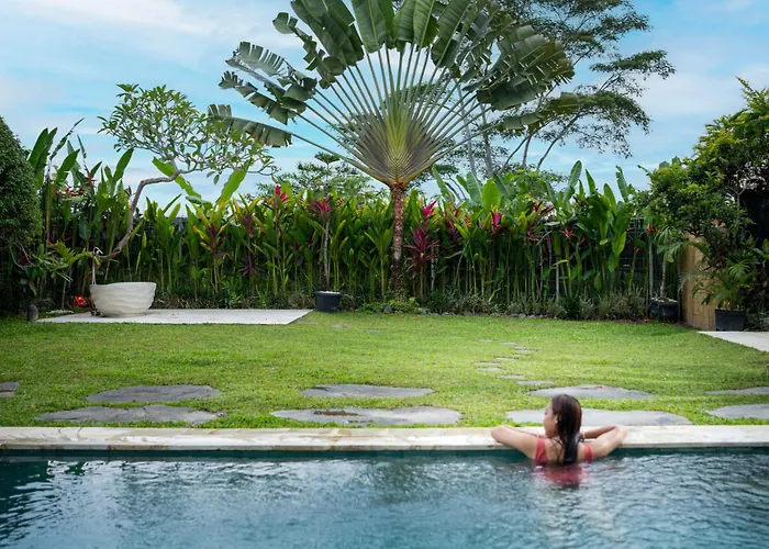 Villa Andreyana 4br Pool, Sunrise & Mount Agung View