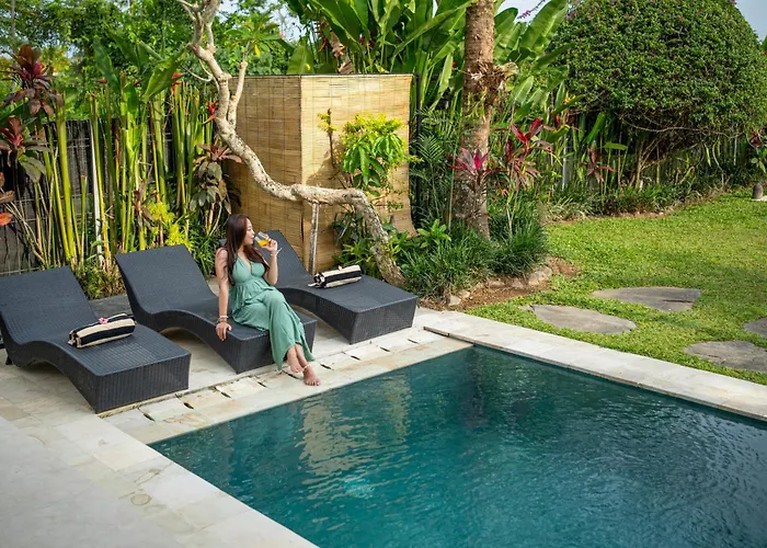 Andreyana 4br Pool, Sunrise & Mount Agung View *