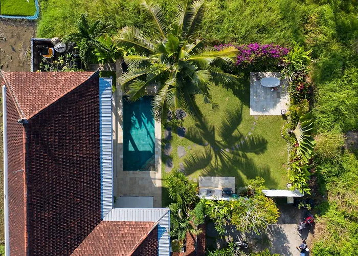 Villa Andreyana 4br Pool, Sunrise & Mount Agung View *